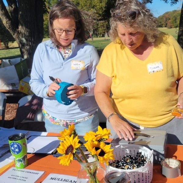 Leslie & Diane Check in